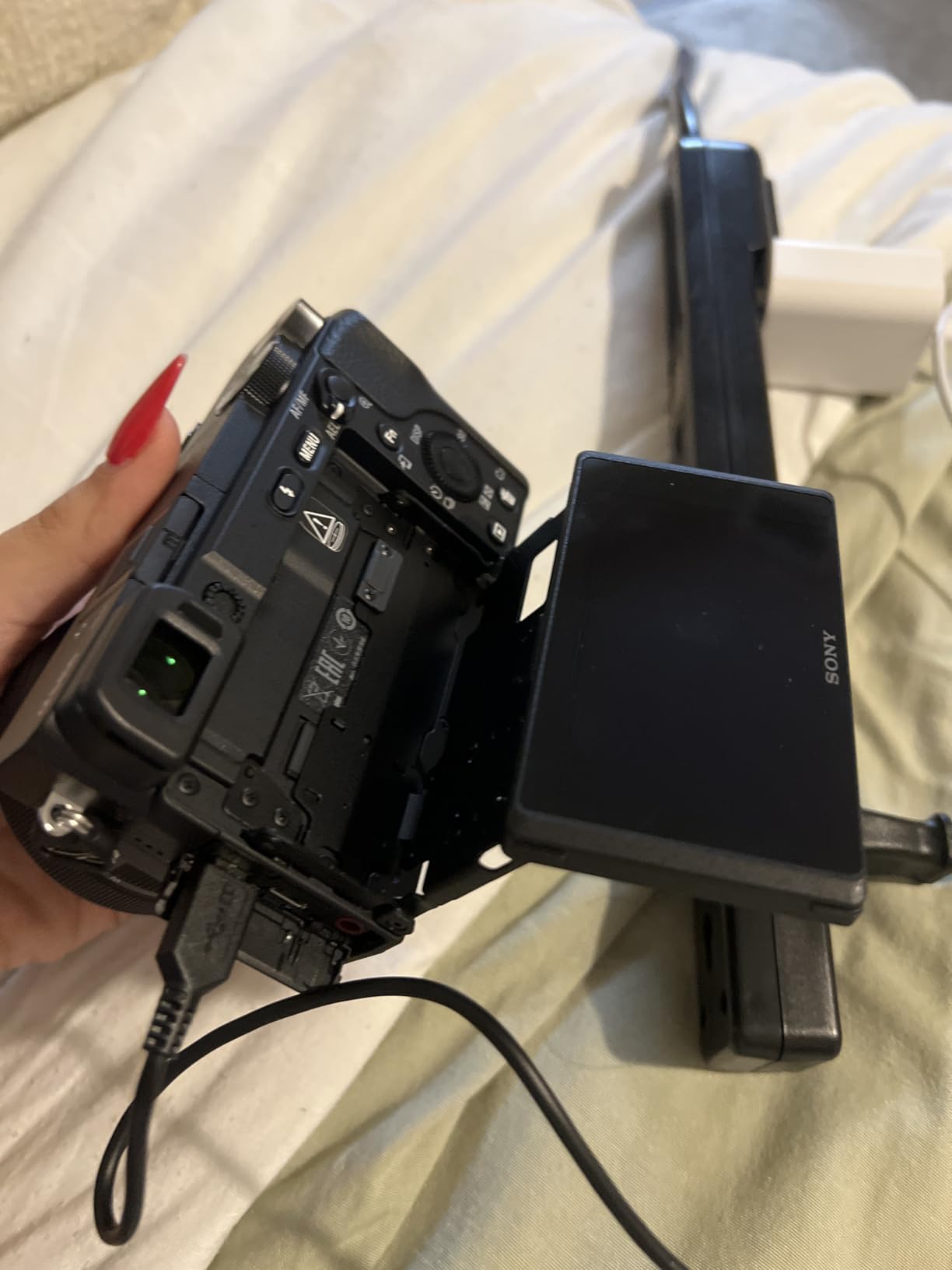 Sony Alpha a6400 Mirrorless Camera with 16-50mm Lens customer photo 2