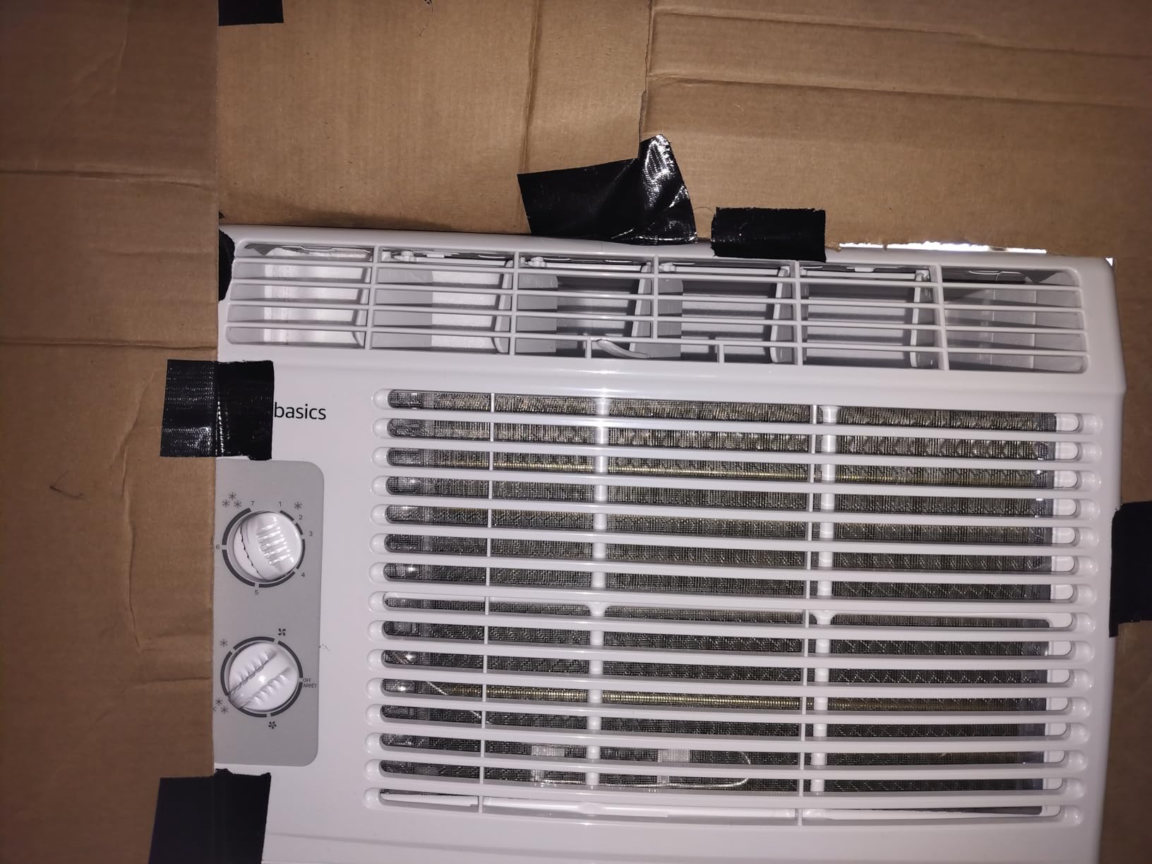 Amazon Basics 5000-BTU Window Air Conditioner with Quiet Operation, Up to 150 Sqf, Cool and Fan Functions, Washable Filter, Adjustable Window Kit, Intuitive Mechanical Controls, for Small Room, White customer photo 2