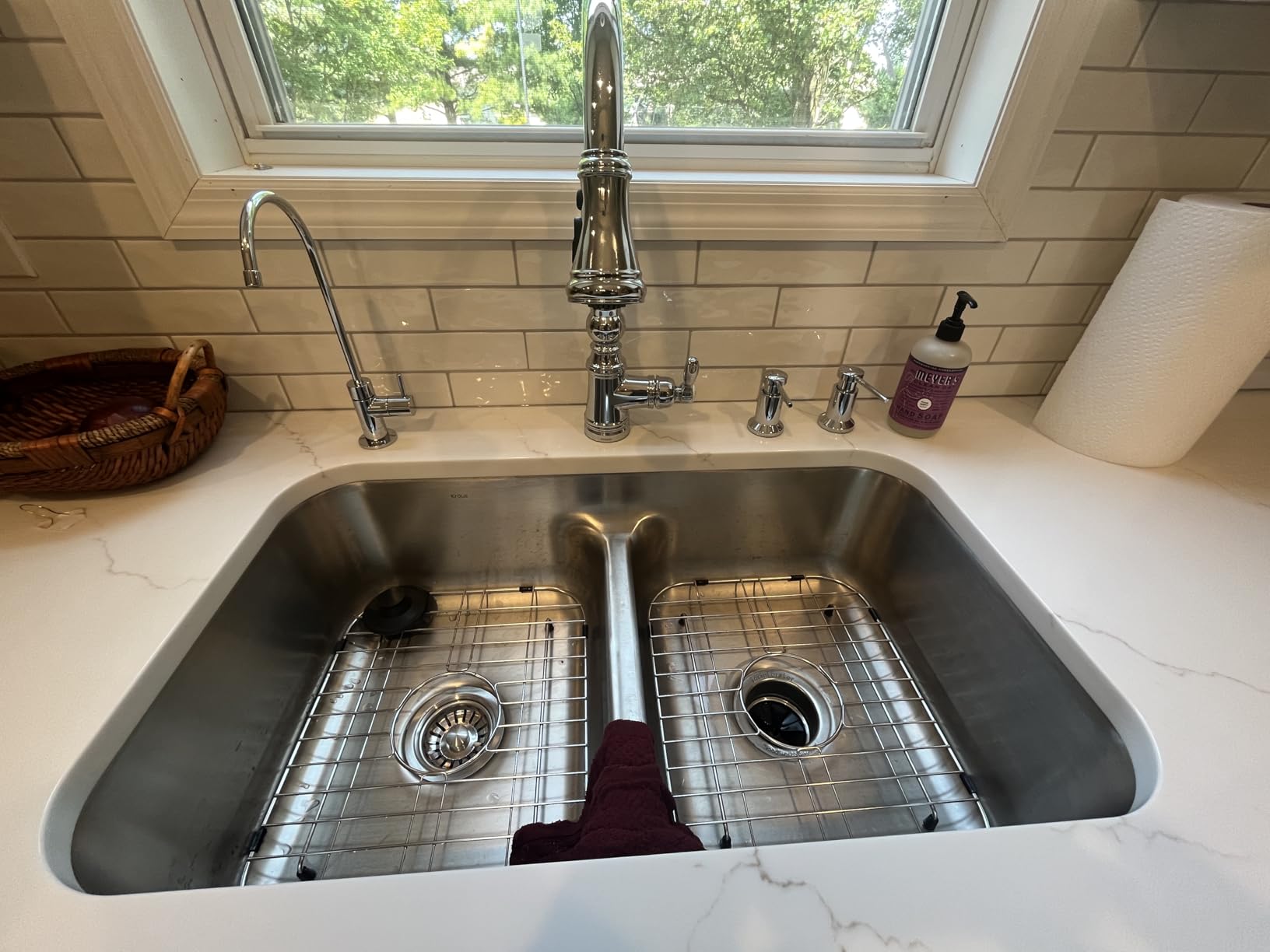 KRAUS Premier 32-inch Undermount 50/50 Double Bowl Low Divider 18-Gauge Stainless Steel Kitchen Sink with Strainers, KBU32 customer photo 2