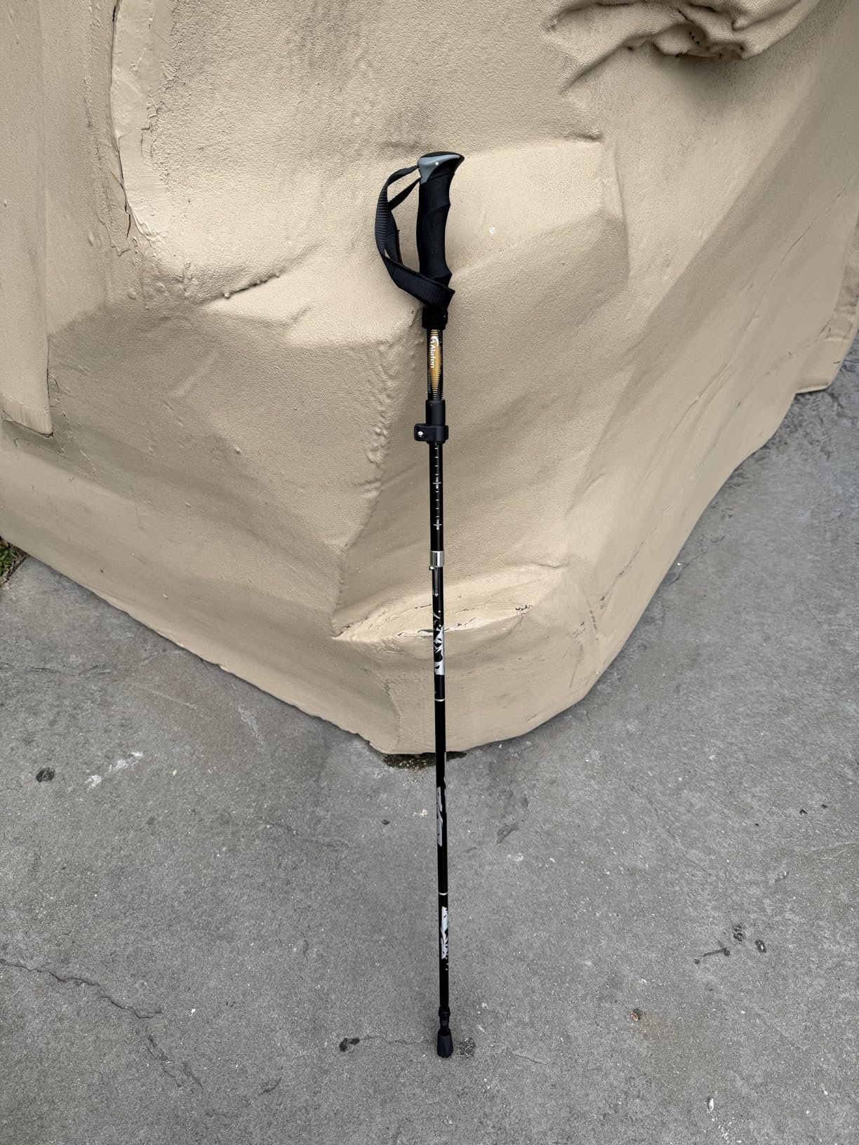 A ALAFEN Aluminum Collapsible Ultralight Travel Trekking Hiking Pole for Men and Women (Fits 5'3