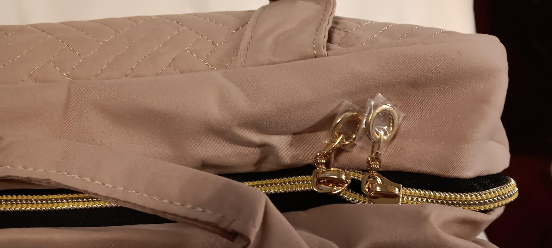 Toiletry Bag Travel Bag with Hanging Hook, Water-resistant Makeup Cosmetic Bag Travel Organizer for Accessories, Shampoo, Full-size Container, Toiletries (Black, Medium) customer photo 1