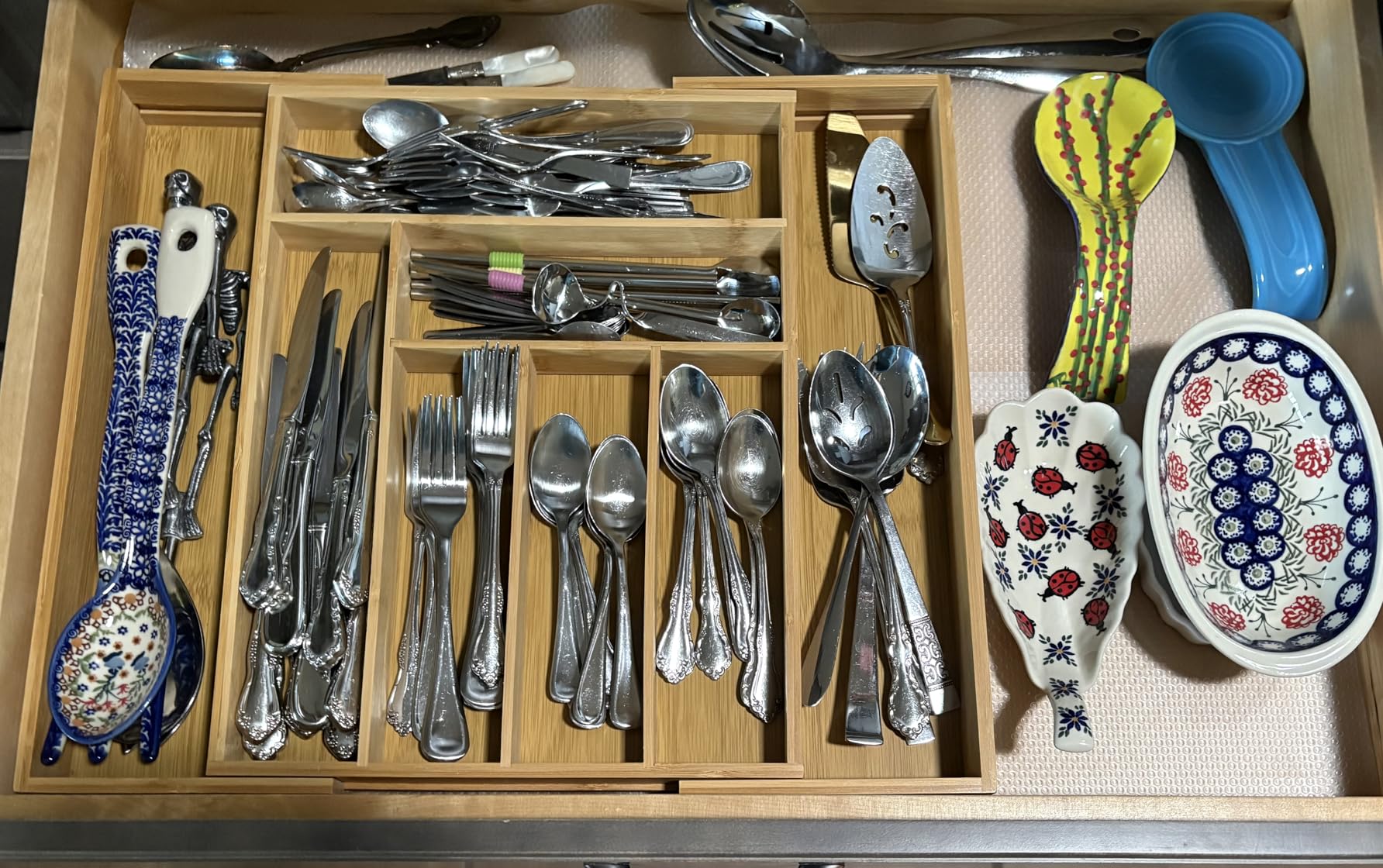 Pipishell Bamboo Expandable Silverware Drawer Organizer, Adjustable Kitchen Utensil Tray for Forks, Spoons and Knives, Wood Storage Cutlery Holder for Bedroom and Living Room customer photo 1