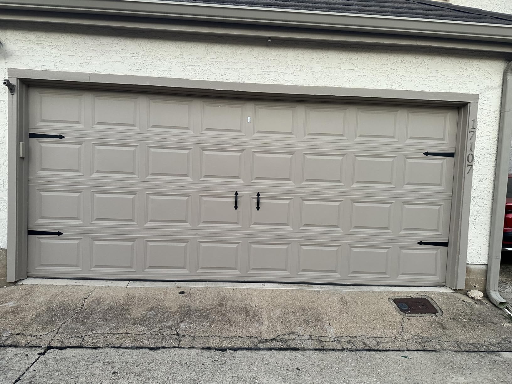 ZEKOO Garage Door Magnetic Decorative Hardware Kit, 8 Hinges 4 Handles Door Carriage Accents for 2 Car Garage, Color Black customer photo 2