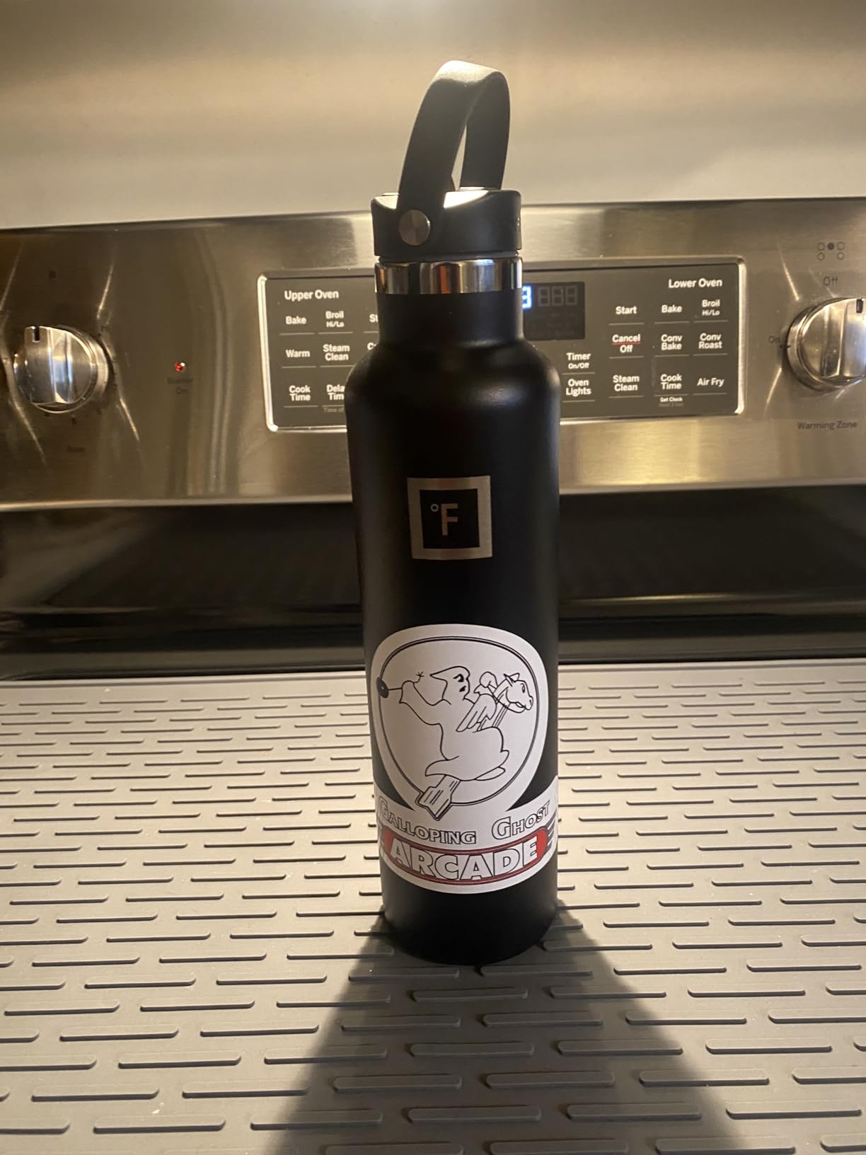 IRON FLASK Camping & Hiking Hydration Flask with Straw, BPA-Free Insulated Stainless Steel Sports Water Bottle - 24 oz Midnight Black customer photo 1