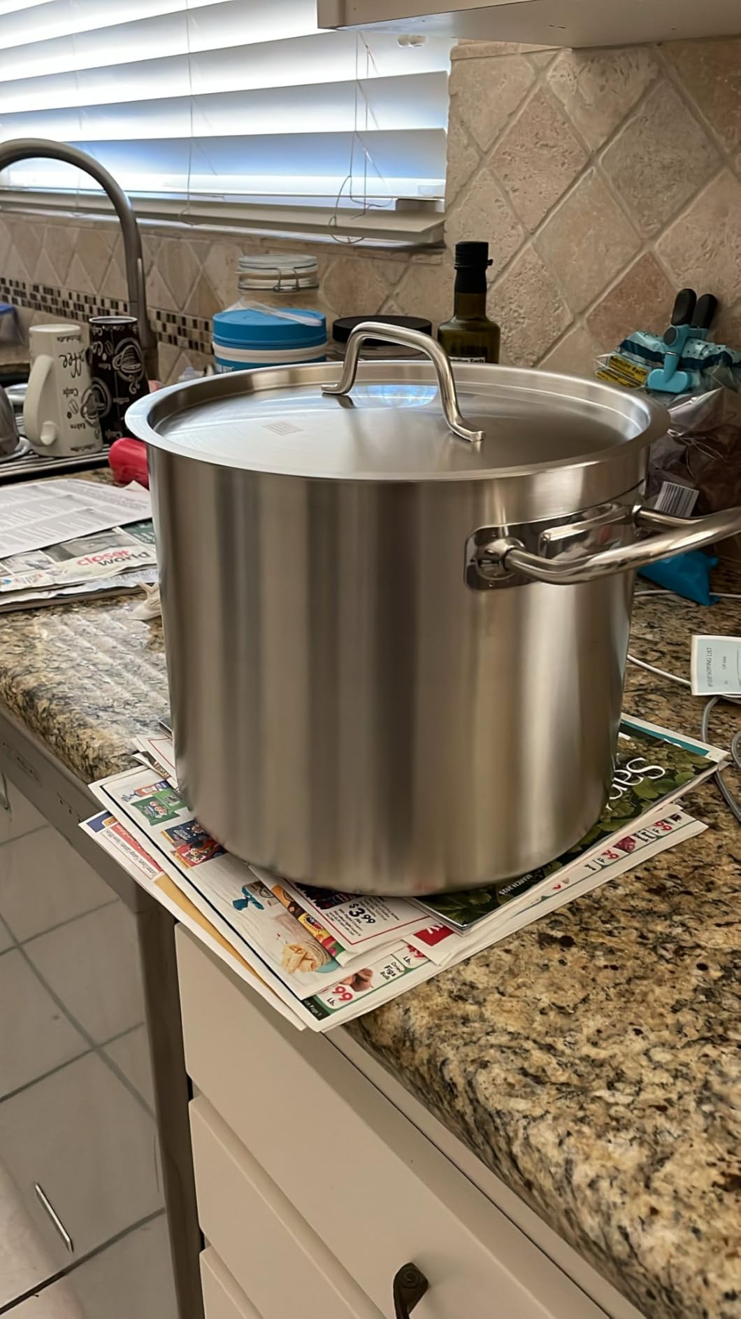 Amazon Basics 12 Quarts Stainless Steel Aluminum-Clad Stock Pot with Cover customer photo 2