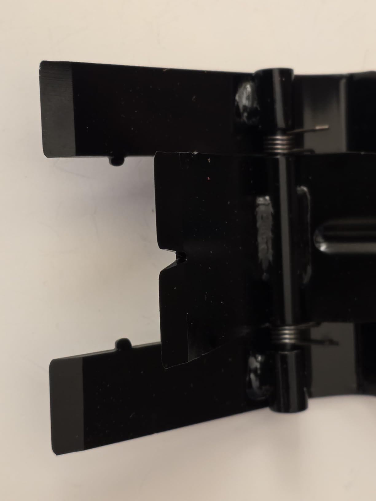 Goldblatt Trim Puller, 4-Inch Tile Removal Multi-Tool for Commercial Work & Home Improvement, Baseboard, Molding, Siding and Floor Removal, Remodeling customer photo 2