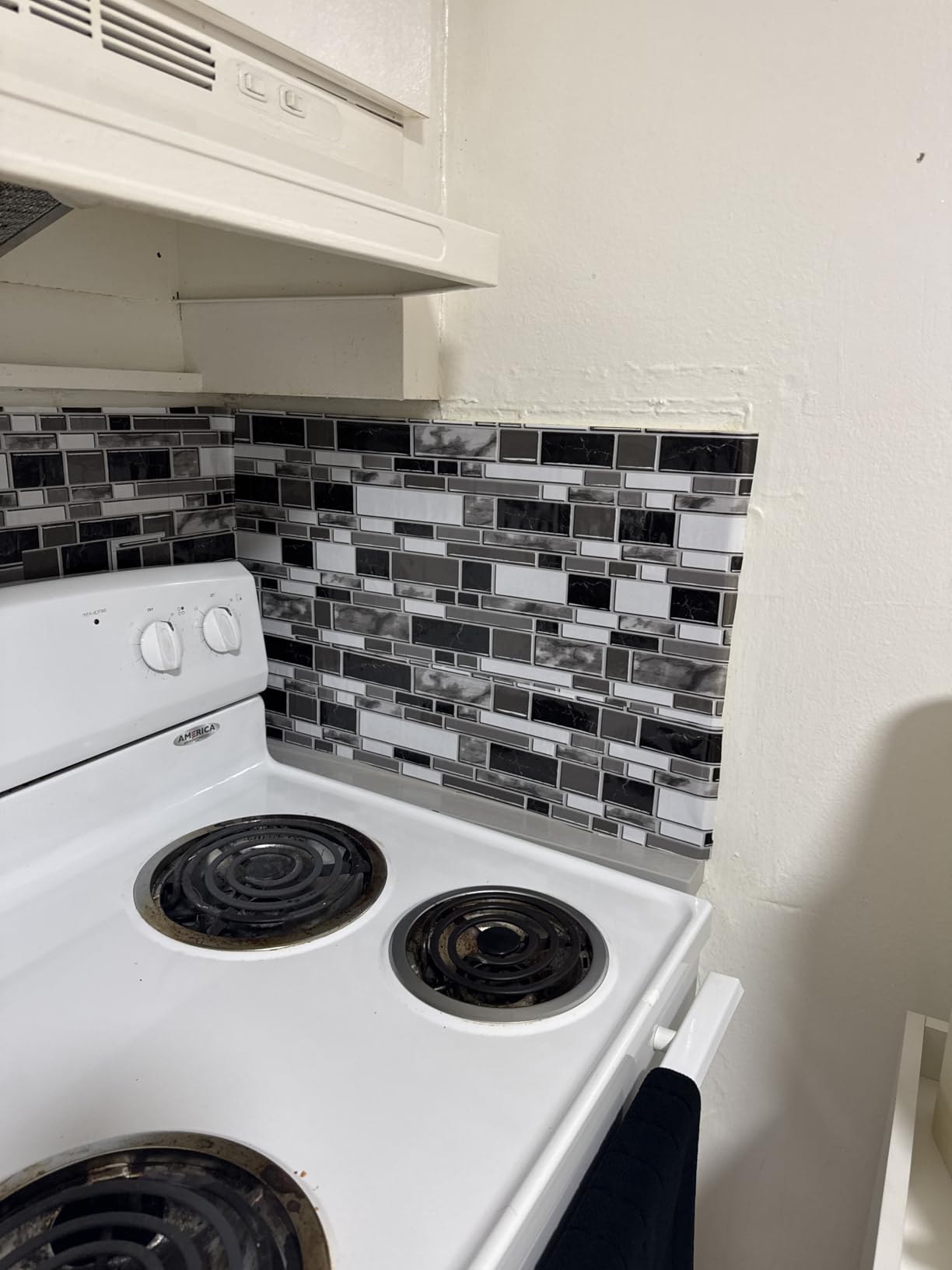 Livelynine 36x197 Wide Grey Contact Paper for Countertops Waterproof Vinyl Countertop Paper Adhesive Wallpaper Peel and Stick Countertops Kitchen Laminate Sheets Desk Top Cover Bathroom Counter customer photo 2