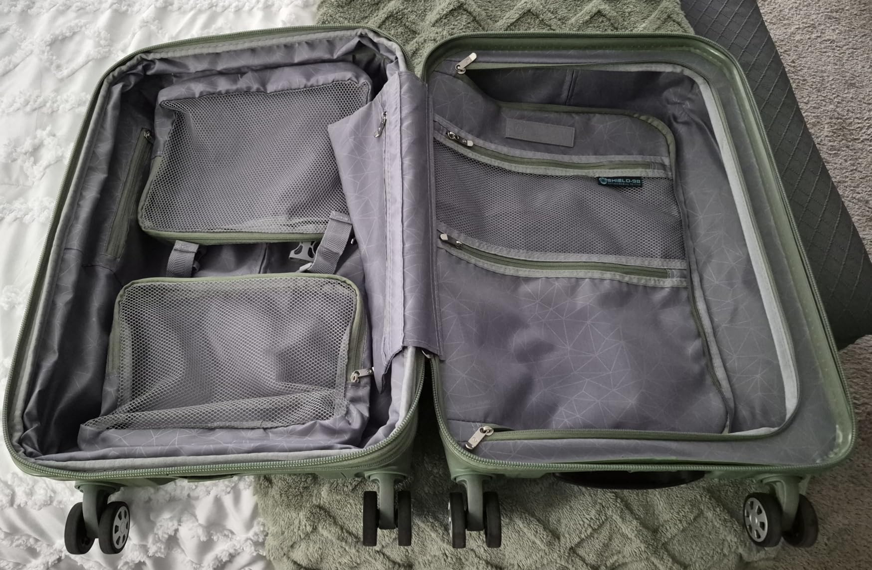 Traveler's Choice Pagosa Hardshell Expandable Luggage with Spinner Wheels, Black, 26-Inch Medium customer photo 2