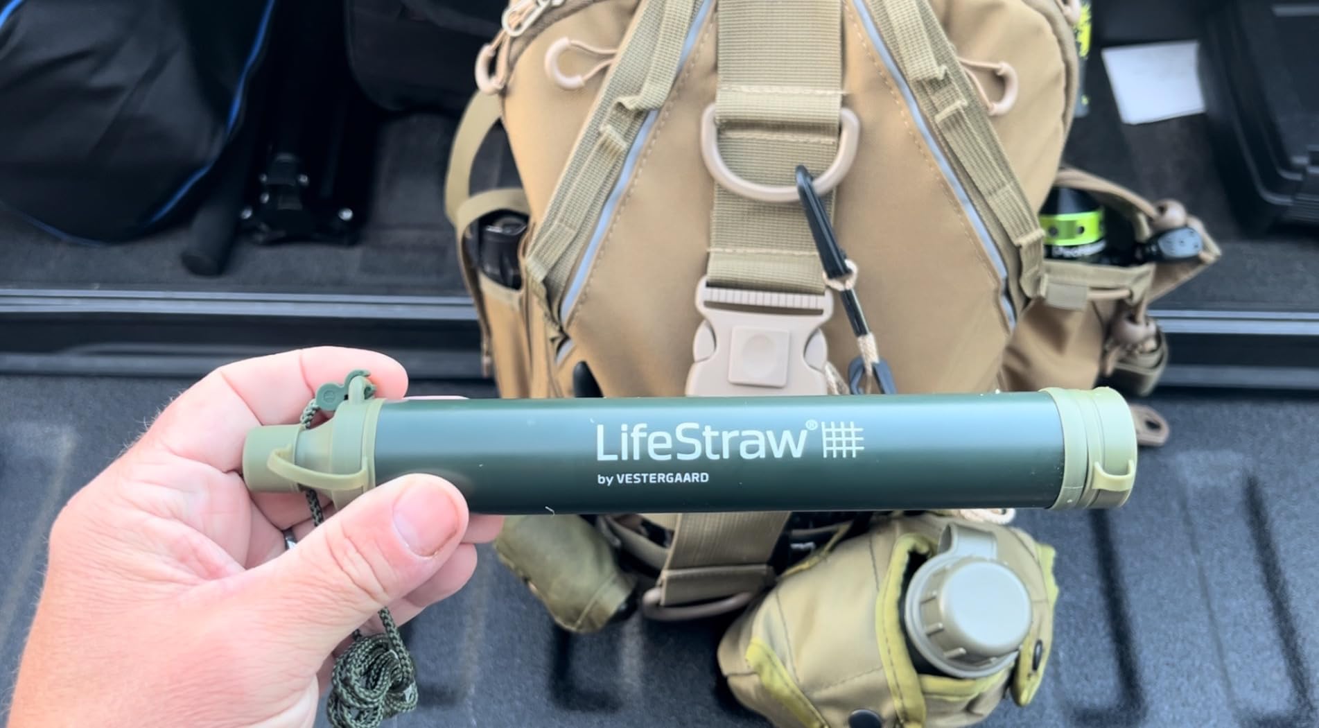 LifeStraw Personal Water Filter for Hiking, Camping, Travel, and Emergency Preparedness, Green customer photo 2