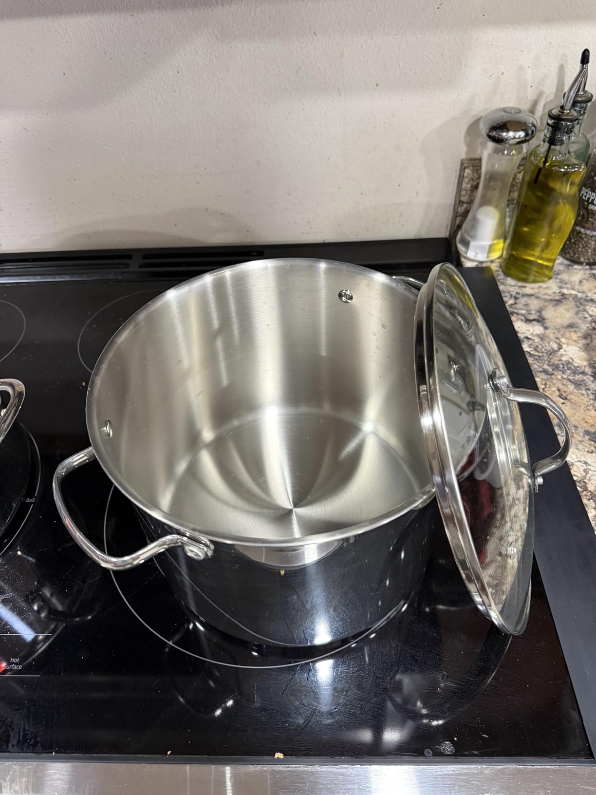 Amazon Basics Stainless Steel Stock Pot with Glass Lid - 8 Quart - Silver customer photo 1