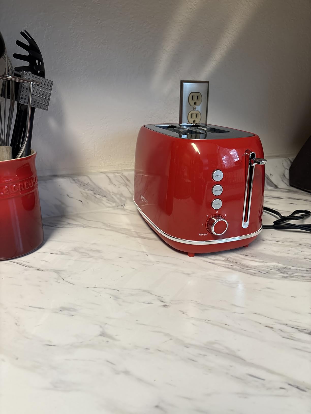 Keenstone Toaster 2 Slice, Retro Wide Slot Stainless Steel Toaster with 6 Browning Levels, Reheat & Defrost, for Bagel, Toast, Bread, Kitchen Essentials, Removable Crumb Tray, White customer photo 2