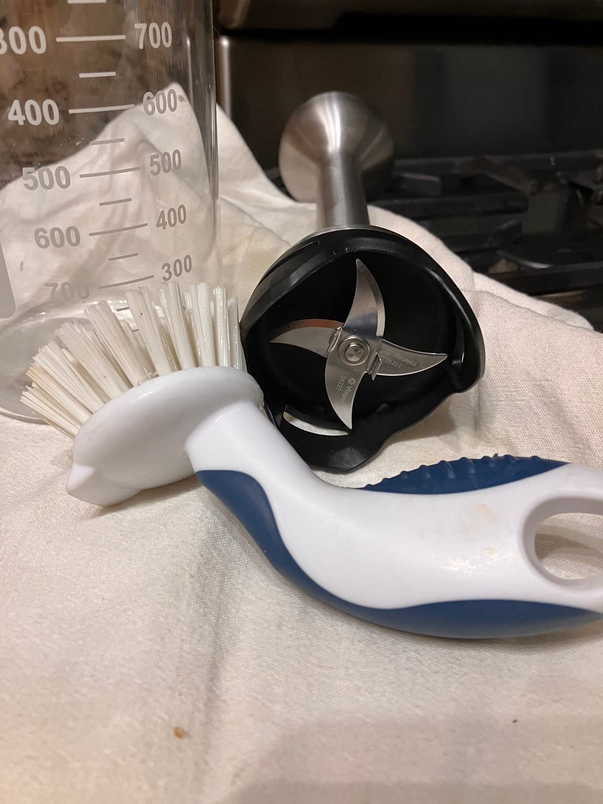 Vitamix 5-Speed Immersion Blender, Professional-Grade Hand Blender with 625-Watt Motor and Stainless-Steel Blade, Stainless Steel/Black customer photo 1