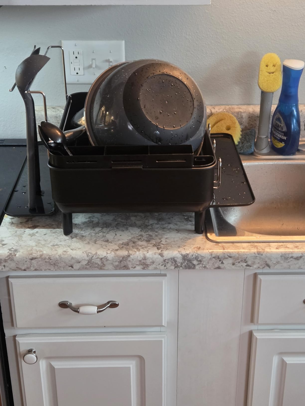 simplehuman Large Capacity Dish Drying Rack with Stainless Steel Frame, 360° Easy Drain Swivel Spout, Utensil & Wine Glass Holder, Anti-Residue Coating, Moisture Control Surface, Grey customer photo 1