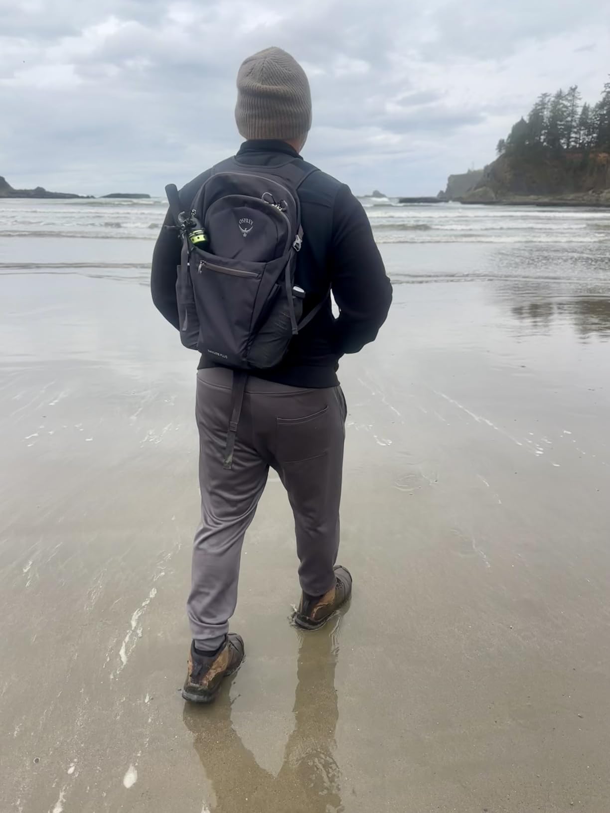 Osprey Daylite Plus Commuter Backpack - Lightweight, Everyday Pack with Laptop Sleeve and Water Bottle Pockets - Ideal for Work, School, and Travel with Versatile Storage Options, Black customer photo 2