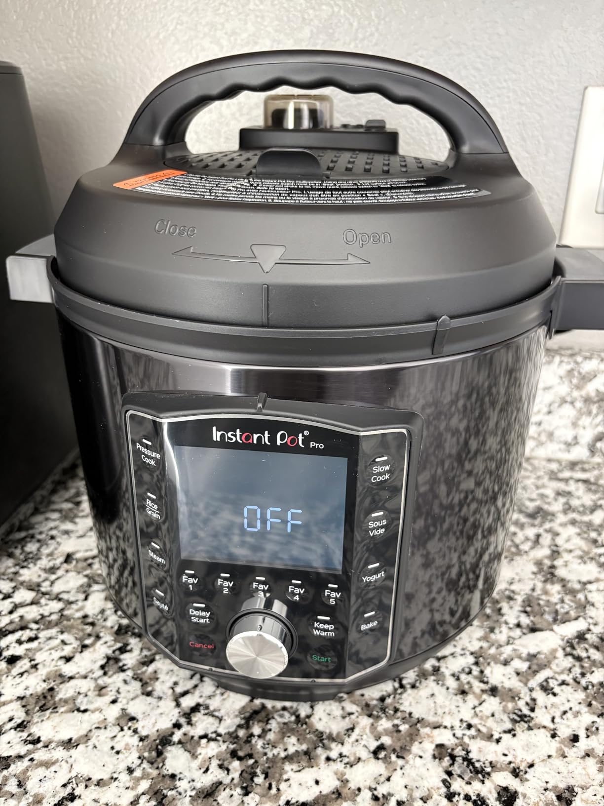 Instant Pot Pro 10-in-1 Pressure Cooker, Slow Cooker, Rice/Grain Cooker, Steamer, Sauté, Sous Vide, Yogurt Maker, Sterilizer, and Warmer, Includes App With Over 800 Recipes, Black, 6 Quart customer photo 1