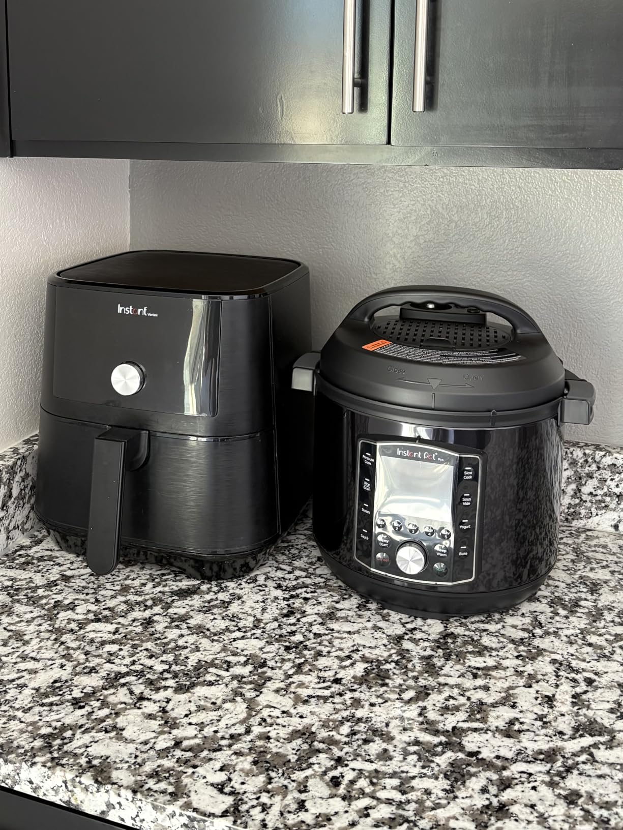 Instant Pot Pro 10-in-1 Pressure Cooker, Slow Cooker, Rice/Grain Cooker, Steamer, Sauté, Sous Vide, Yogurt Maker, Sterilizer, and Warmer, Includes App With Over 800 Recipes, Black, 6 Quart customer photo 2