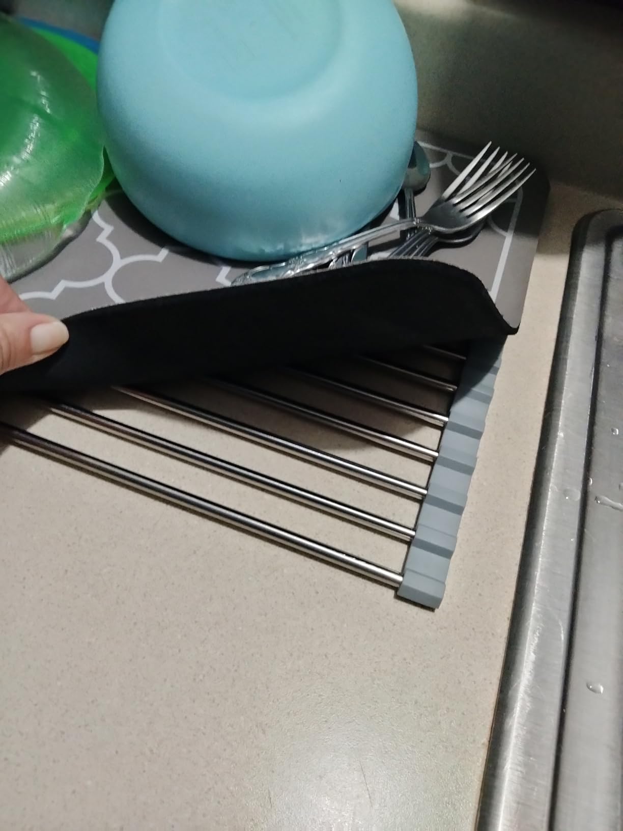 Seropy Roll Up Dish Drying Rack, Over The Sink Dish Drying Rack Kitchen Rolling Dish Drainer, Foldable Sink Rack Mat Stainless Steel Wire Dish Drying Rack for Kitchen Sink Counter Storage customer photo 2