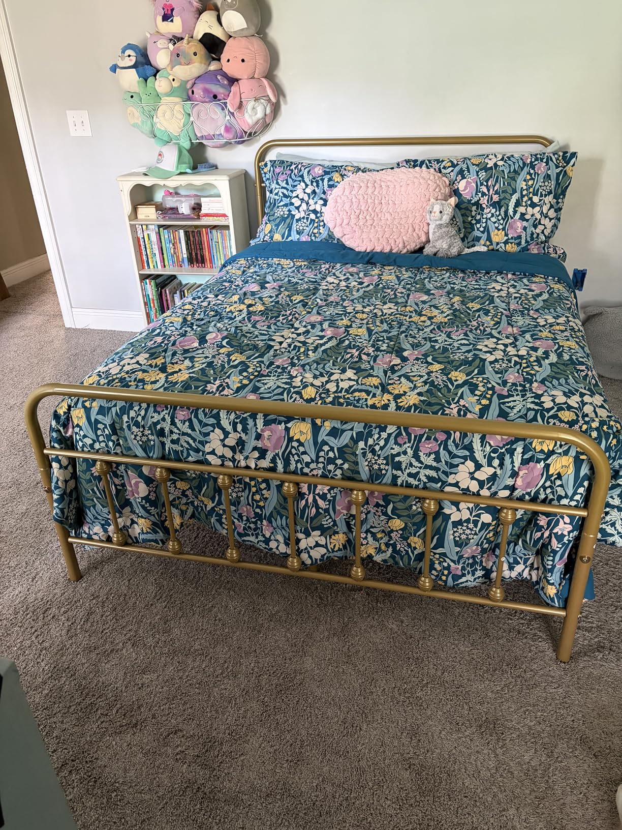 Yaheetech Classic Metal Platform Bed Frame Mattress Foundation with Victorian Style Iron-Art Headboard/Footboard/Under Bed Storage/No Box Spring Needed/Queen Size Black customer photo 2