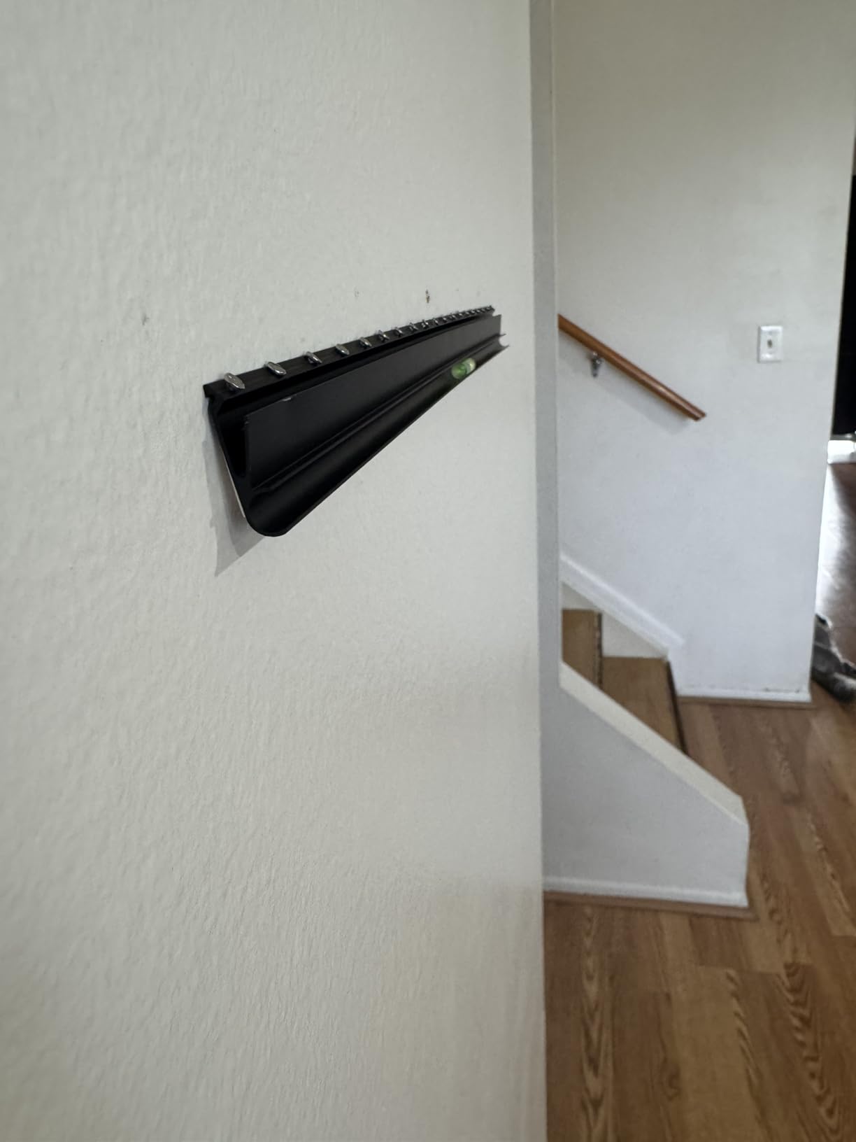 No Stud TV Wall Mount, Drywall Studless TV Hanger No Damage, No Drill, Non Screws, Dry Wall Flat Screen TVs Easy Install Bar Bracket fits VESA 12-55 inch TVs up to 99 lbs, Include Hardware Levels customer photo 2
