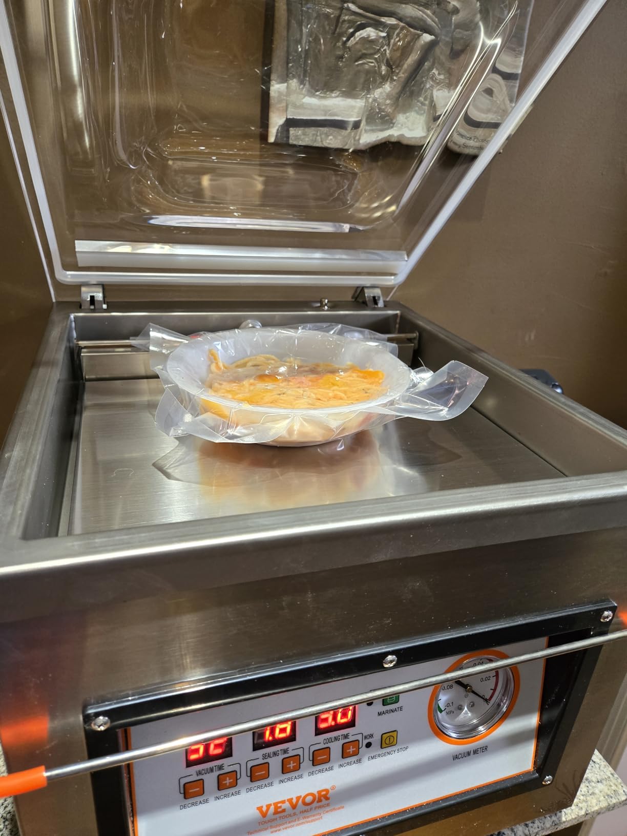 VEVOR Chamber Vacuum Sealer, 320W Sealing Power, Vacuum Packing Machine for Wet Foods, Meats, Marinades and More, Compact Size with 12.6 in Sealing Length, Applied in Home Kitchen and Commercial Use customer photo 1