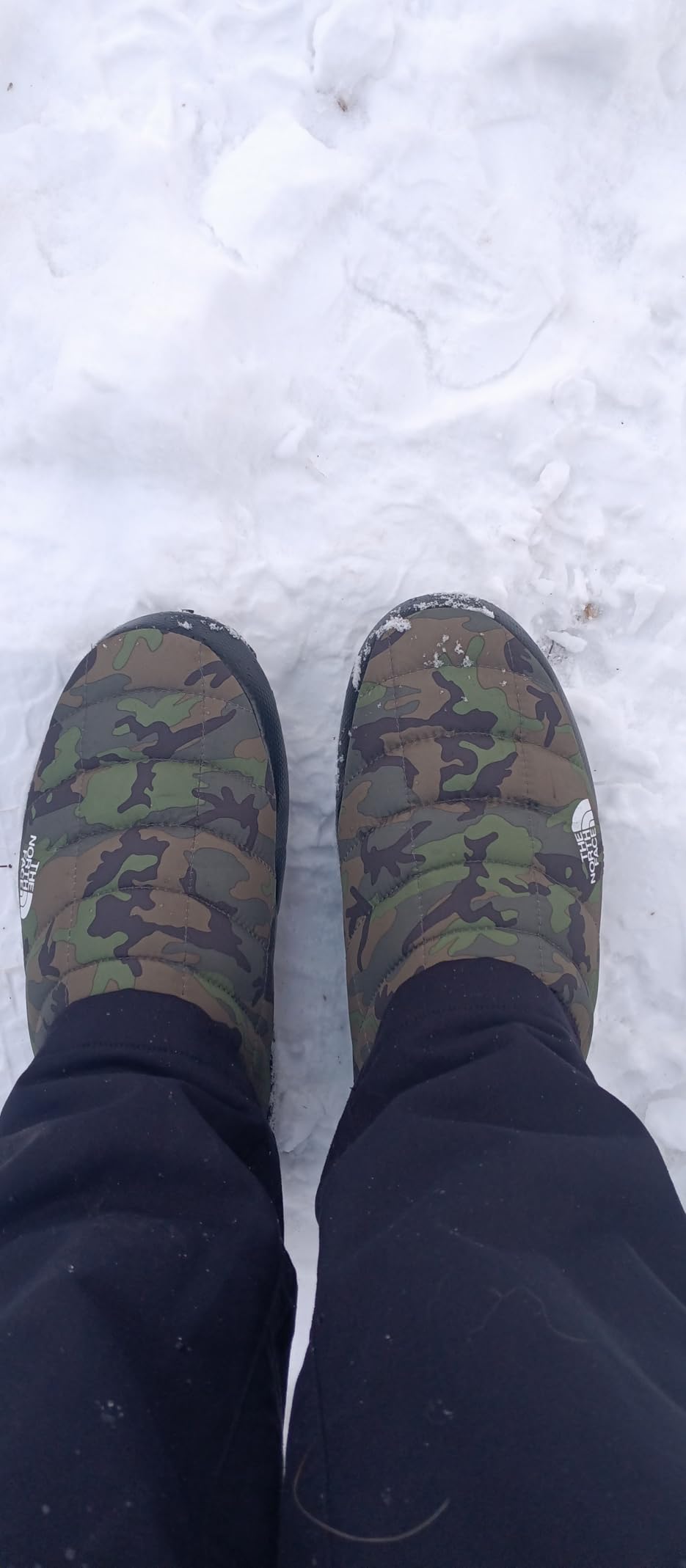 THE NORTH FACE Men's Thermoball Traction Mule V Winter Shoe | Insulated & Water Repellent, Rubber Outsole customer photo 1