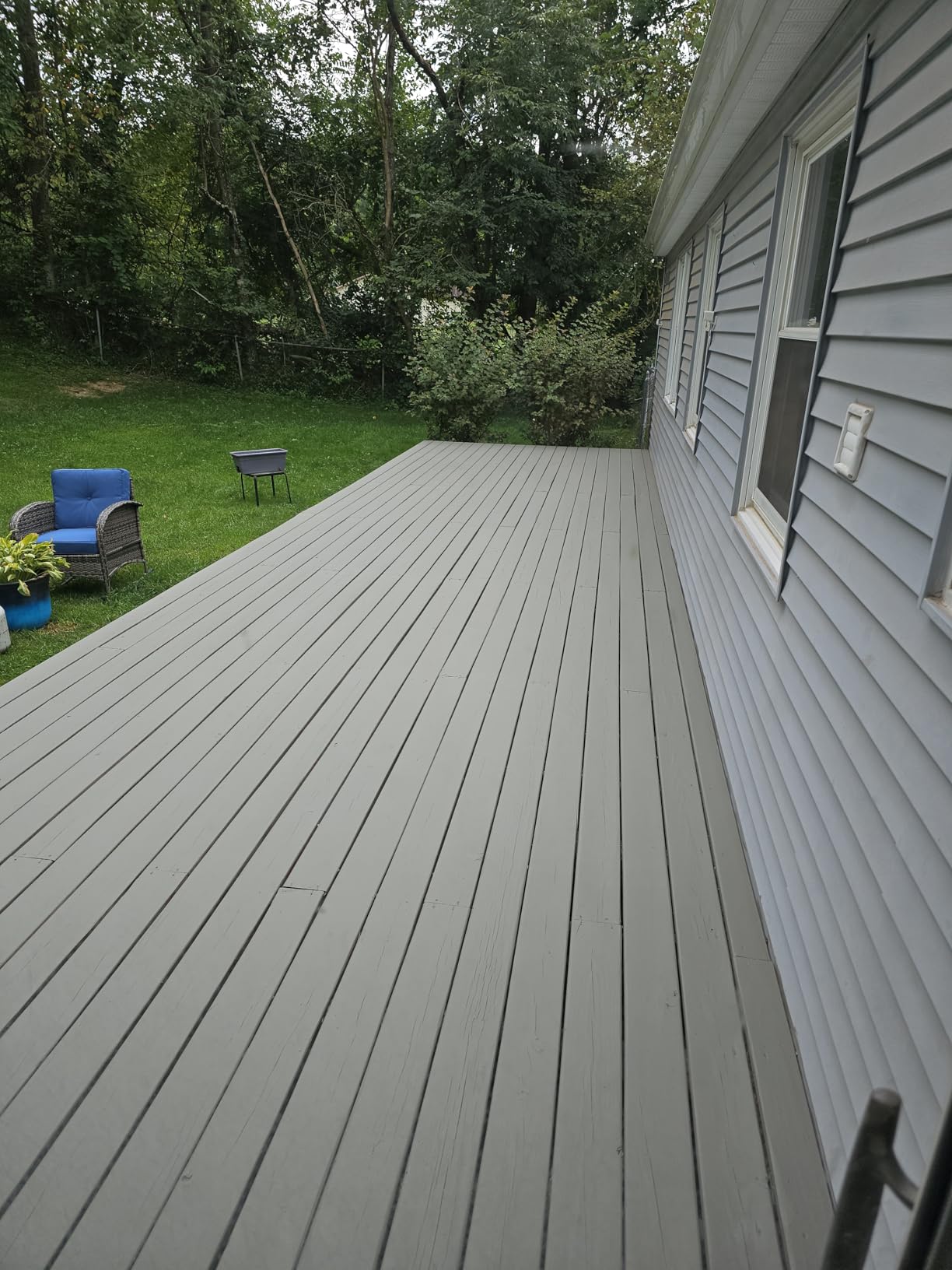 #1 Deck Premium Advanced Solid Color Outdoor Wood Stain and Sealer in One - Gray, 1 Gallon customer photo 1