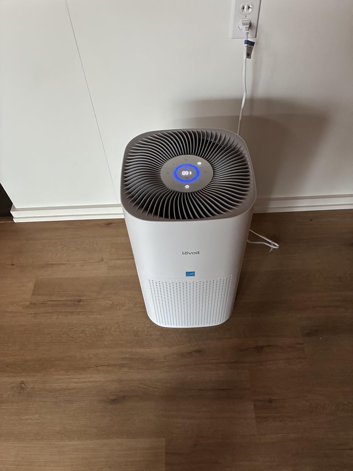 LEVOIT Air Purifiers for Home Large Room Up to 2933 Ft² With HEPA Sleep Mode, AHAM VERIFIDE, Smart WIFI, PM2.5 Monitor, Alexa Control, Core 600S-P, White customer photo 2