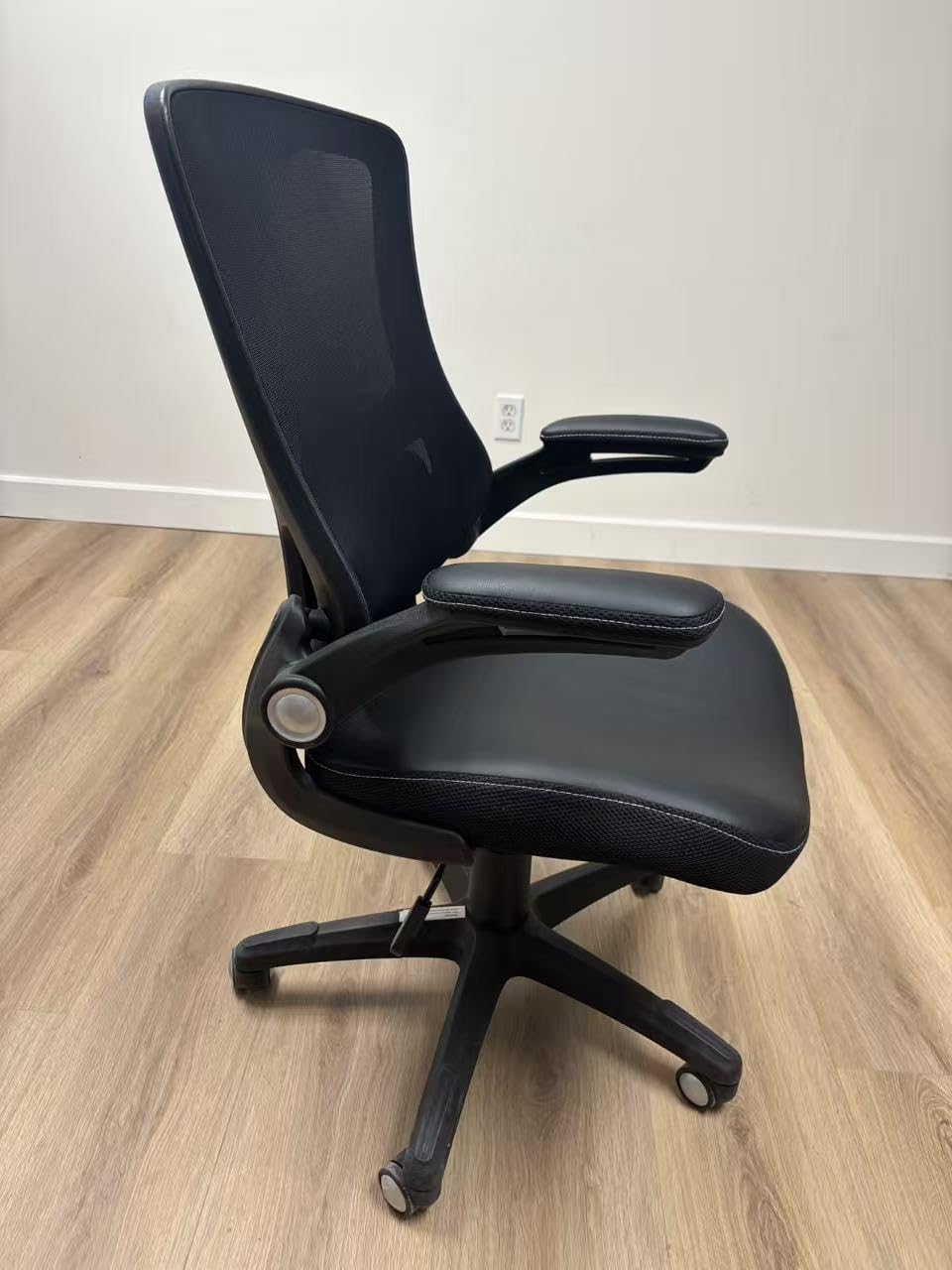 Office Chair Ergonomic Desk Chair, Computer PU Leather Home Office Chair, Swivel Mesh Back Adjustable Lumbar Support Flip-up Arms Executive Task Chair customer photo 1