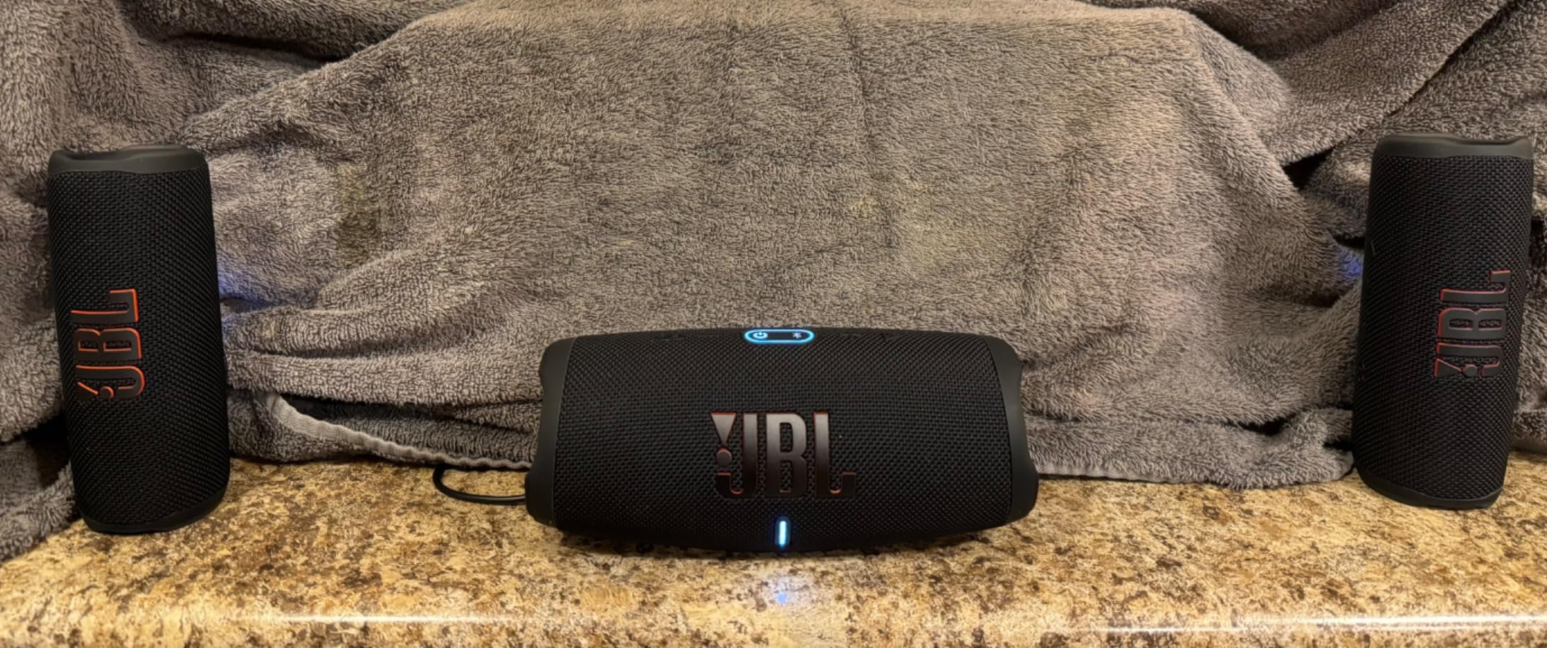 Flip 6 - Portable Bluetooth Speaker, powerful sound and deep bass, IPX7 waterproof, 12 hours of playtime, JBL PartyBoost for multiple speaker pairing for home, outdoor and travel (Blue) customer photo 1