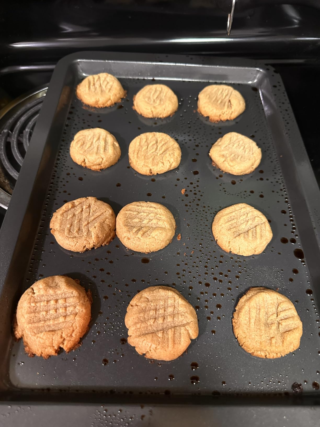 HONGBAKE Ceramic Baking Sheet Pan Set, Cookie Sheet for Oven, Bakeware Sets with Wider Grips, 3 Pack Half/Jelly Roll/Quarter Baking Tray, Premium, Dishwasher Safe - Dark Grey customer photo 1