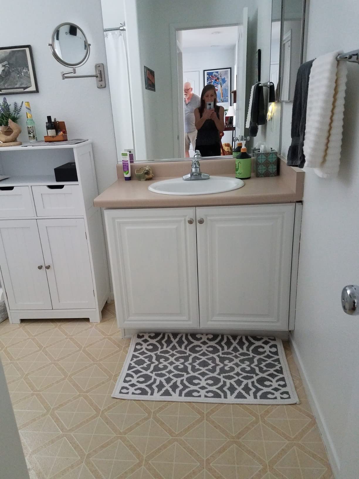 Diamond Brite Paint Kitchen & Bath Semi-Gloss Latex Paint, 1 Gallon, Brite White customer photo 1