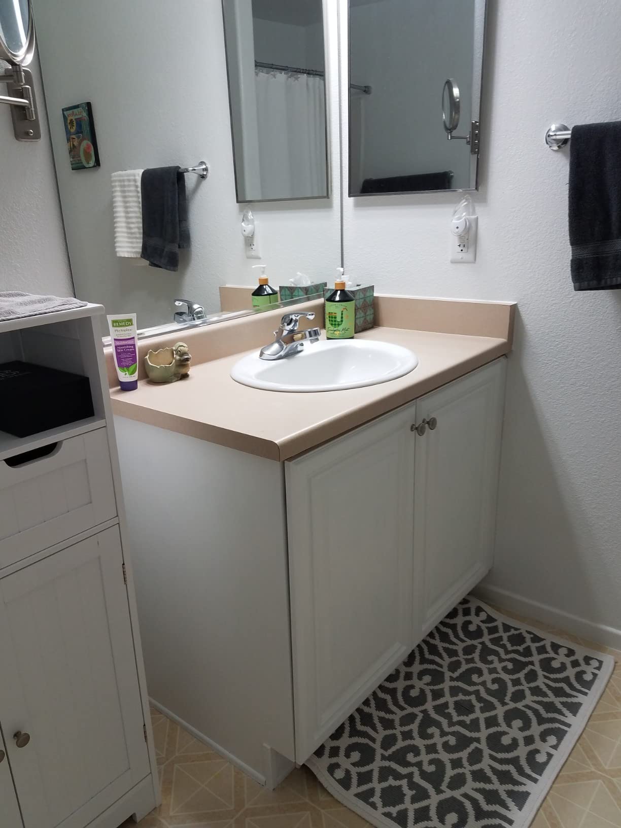 Diamond Brite Paint Kitchen & Bath Semi-Gloss Latex Paint, 1 Gallon, Brite White customer photo 2
