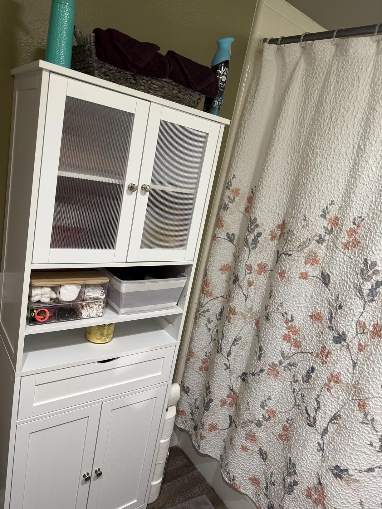 VASAGLE Corner Cabinet, Tall Corner Storage Cabinet with 2 Doors and 4 Adjustable Shelves, for Bathroom Kitchen Living Room, Modern Farmhouse Design, White UBBC541P31 customer photo 1