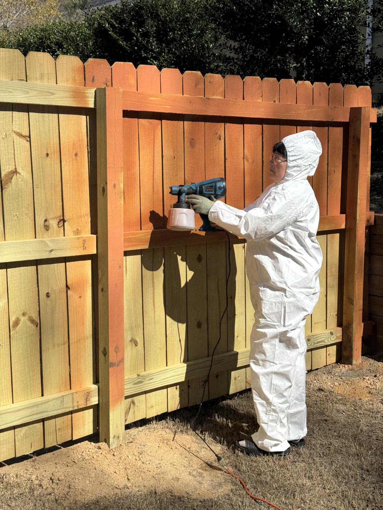 Thompson's WaterSeal Transparent Waterproofing Wood Stain and Sealer, Chestnut Brown, 1 Gallon customer photo 1