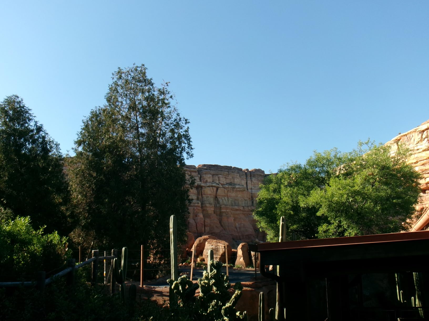 Kodak PIXPRO FZ55 Digital Camera, Compact Point & Shoot with 16MP Sensor, 5X Optical Zoom, 28mm Wide Angle, 1080p Video, Blue customer photo 1