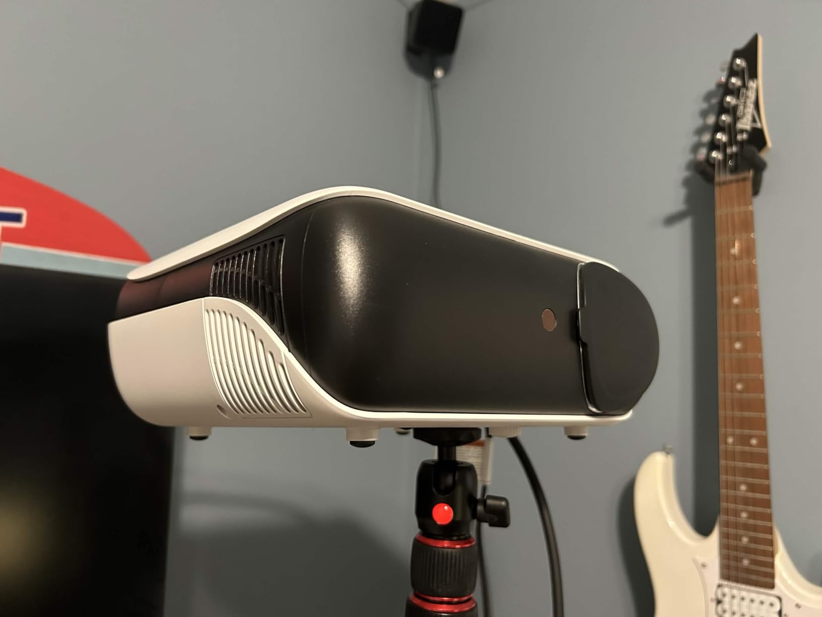 HAPPRUN Native 1080P Bluetooth Mini Projector, Full HD Portable Outdoor Movie Projector with Built-in Speaker customer photo 2