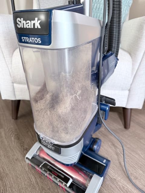 Shark Upright Vacuum, Stratos with DuoClean PowerFins, HairPro, Powered Lift-Away, Self-Cleaning Brushroll, & Odor Neutralizer Technology, Navy, AZ3002 customer photo 2
