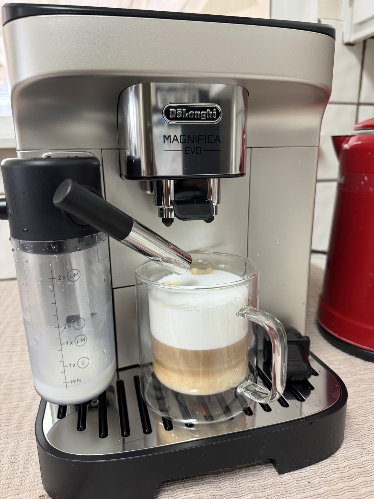 De'Longhi Magnifica Evo Automatic Espresso & Coffee Machine with Auto Milk Frother, Built-in Grinder & Auto-Clean Function customer photo 1