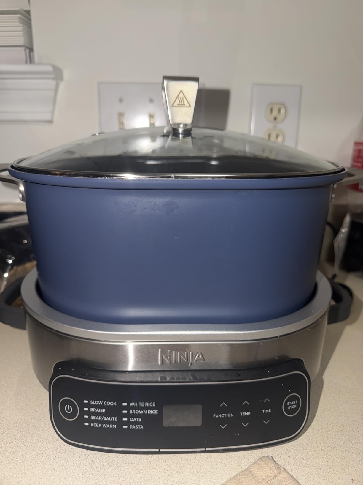 Ninja MC1001 Foodi PossibleCooker PRO 8.5 Quart Multi-Cooker, with 8-in-1 Slow Cooker, Dutch Oven, Steamer, Glass Lid Integrated Spoon, Nonstick, Oven Safe Pot to 500°F, Sea Salt Gray customer photo 2