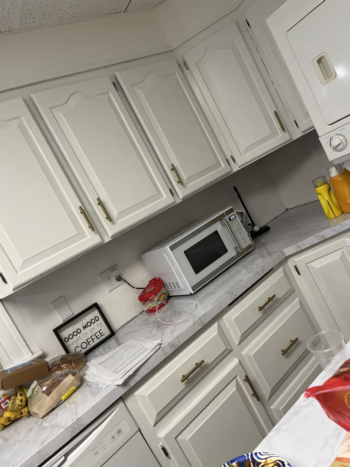Rust-Oleum 372007 Transformations Basics Cabinet & Trim Paint, Quart, Pure White, 32 Fl Oz (Pack of 1) customer photo 1