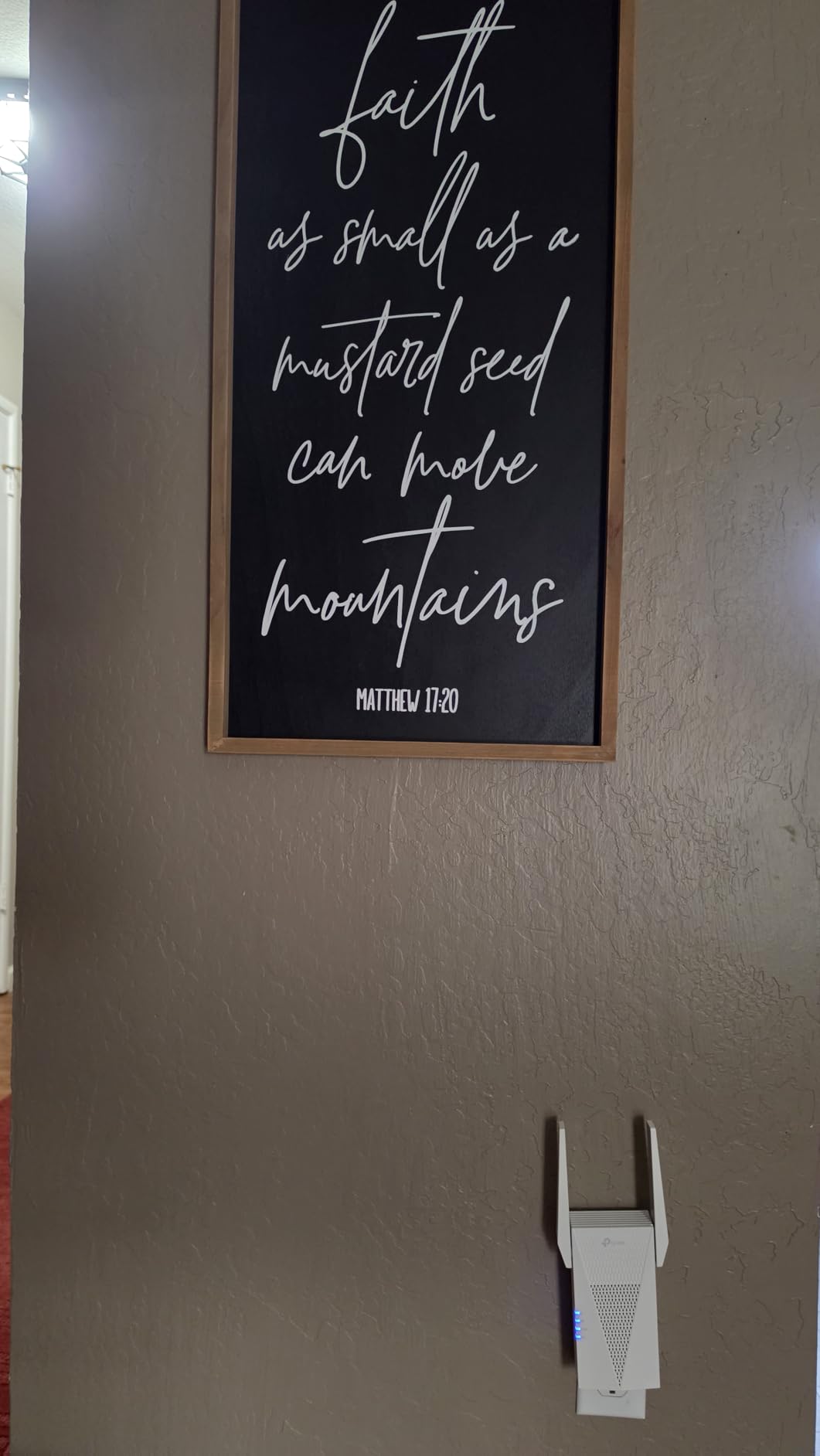 TP-Link AX3000 WiFi 6 Range Extender RE715X customer photo 1