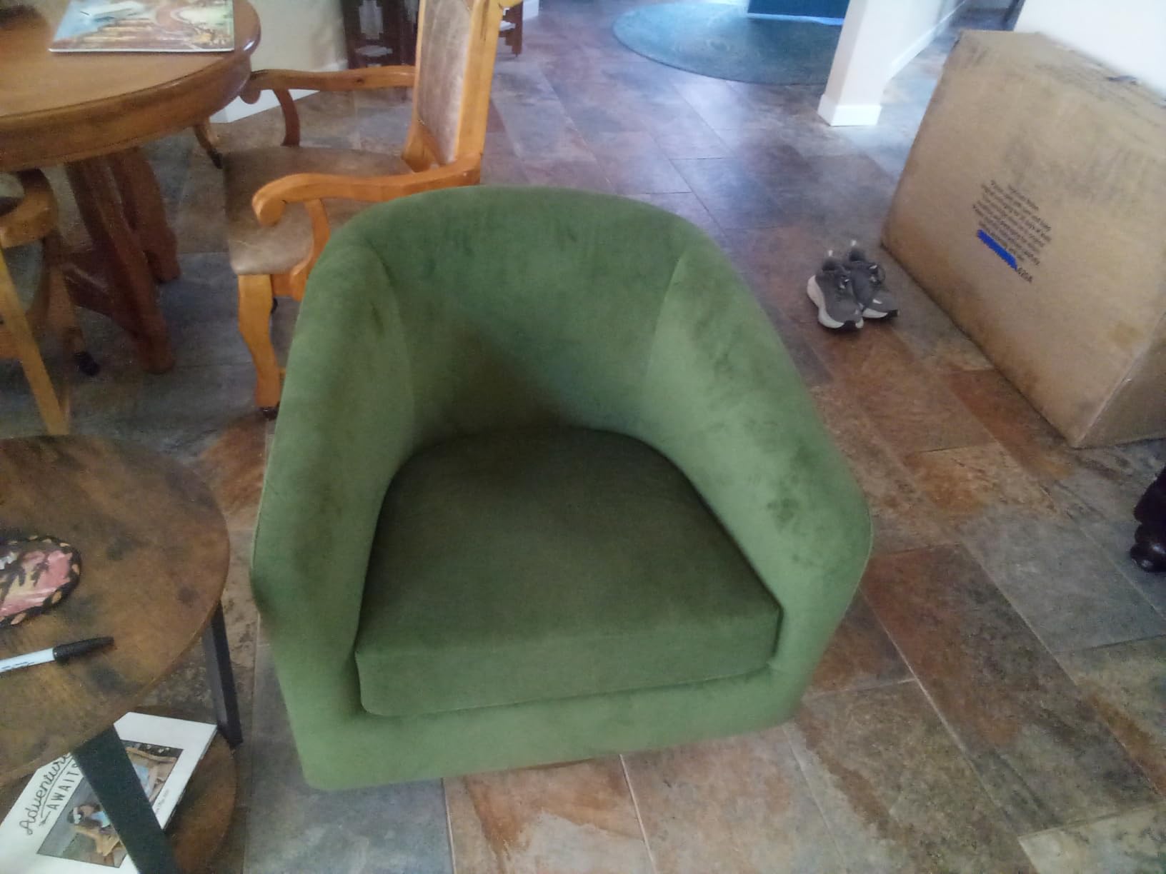 CHITA Swivel Accent Chair, Fully Assembled Velvet Barrel Armchair with FSC Certified Upholstered for Living Room, Bedroom and Office, Forest Green customer photo 1