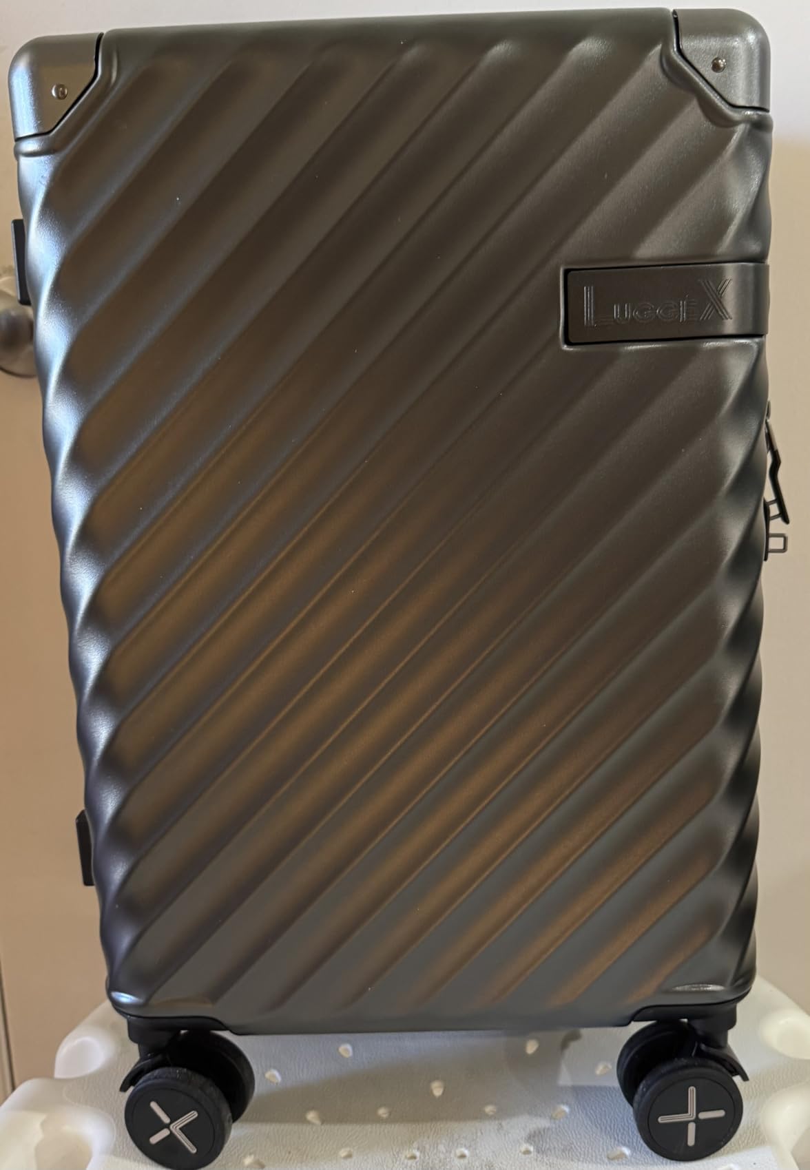 Carry On Luggage 22x14x9 Airline Approved, KVC Expandable Polycarbonate Hard Shell Suitcase for Travelling (EX-Core, Charcoal Metallic, 20 Inch, 40L-44L) customer photo 1