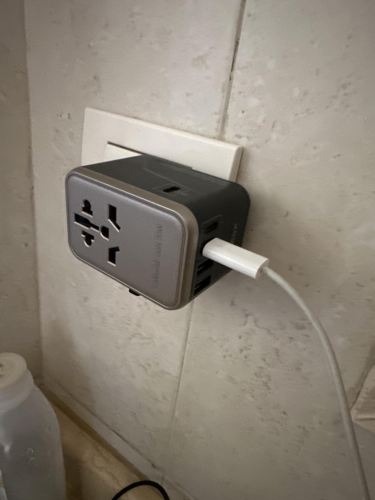 MOMAX Universal Travel Adapter 70W GaN, 3 USB-C PD & 2 USB-A QC, International Power Adapter Outlet, 6-in-1 Wall Charger for Laptop, Phone, European Travel Plug Adapter for UK/US/AUS/JP customer photo 2