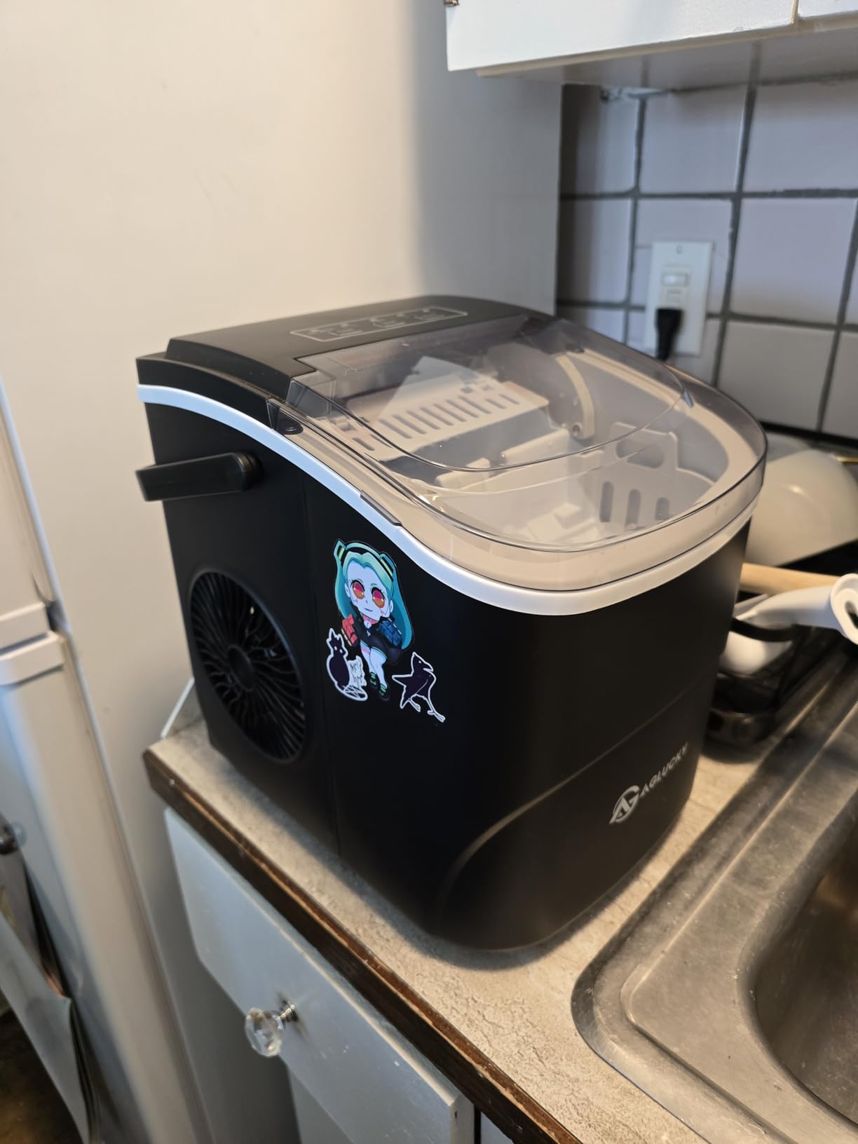 Crzoe Ice Makers Countertop with Handle, 2 Sizes of Ice, 8 Bullet Ice Cubes in 6 Mins, 26Lbs/24H, Portable Ice Maker with Self-Cleaning, Ice Machine for Home&Kitchen&Office&Party (Grey) customer photo 1