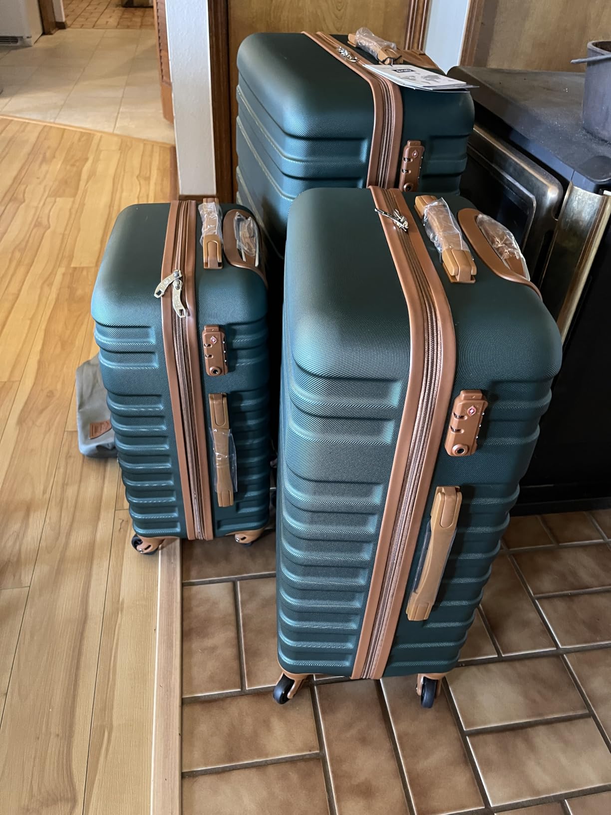 Coolife Suitcase Set 3 Piece Luggage Set Carry On Hardside Luggage with TSA Lock Spinner Wheels (White, 5 piece set) customer photo 1