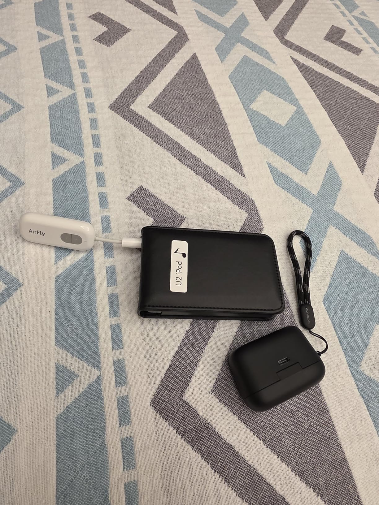 Twelve South AirFly SE | Bluetooth Wireless Audio Transmitter Adapter for AirPods/Headphones, 20+ Hr Battery, Works with 3.5mm aux Jacks on Airplanes, TVs, Gym Equipment customer photo 2