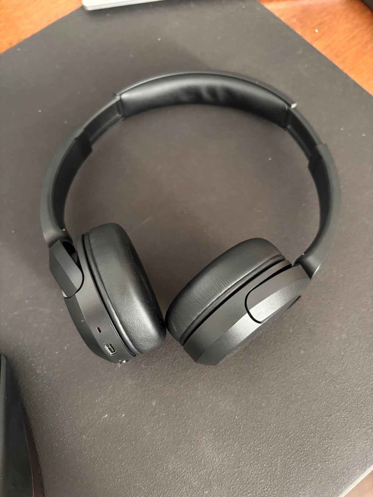 Sony WH-CH520 Wireless Headphones Bluetooth On-Ear Headset with Microphone and up to 50 Hours Battery Life with Quick Charging customer photo 2