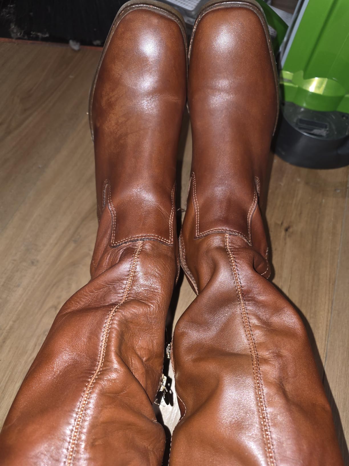 Mink Oil for Leather Boots, Leather Conditioner and Cleaner 3.52 oz-All-Natural Waterproof Soften and Restore Shoes customer photo 2
