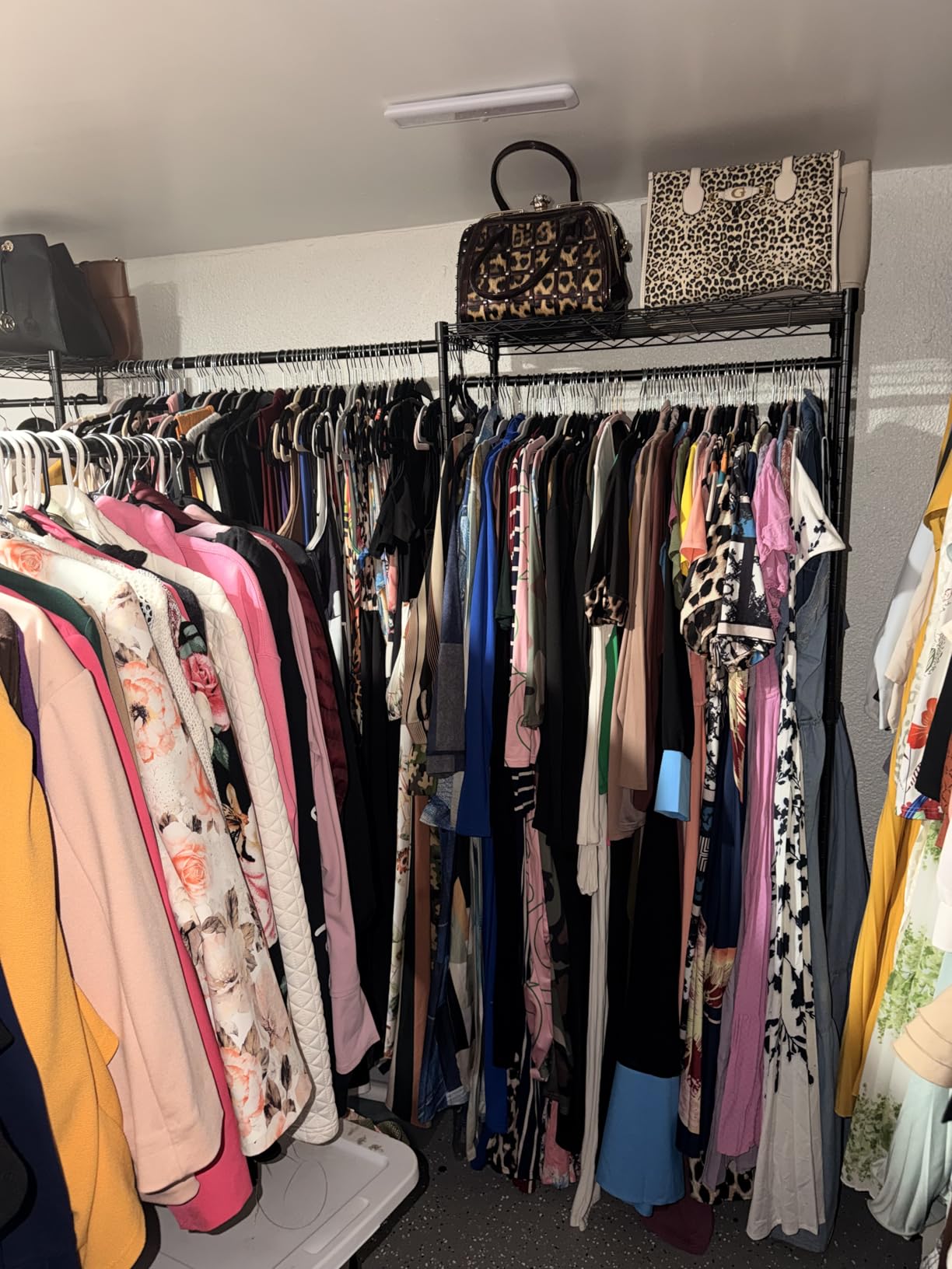 Ulif E10 Clothes Rack(With Stretchable Hanger Rod)Freestanding Clothing Racks for Hanging Clothes,Adjustable Closet Organizer System,Portable Garment Rack 73-97